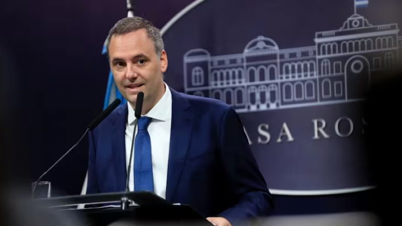 Presupuesto 2026: Adorni aseguró que "nada hará tambalear el programa económico"